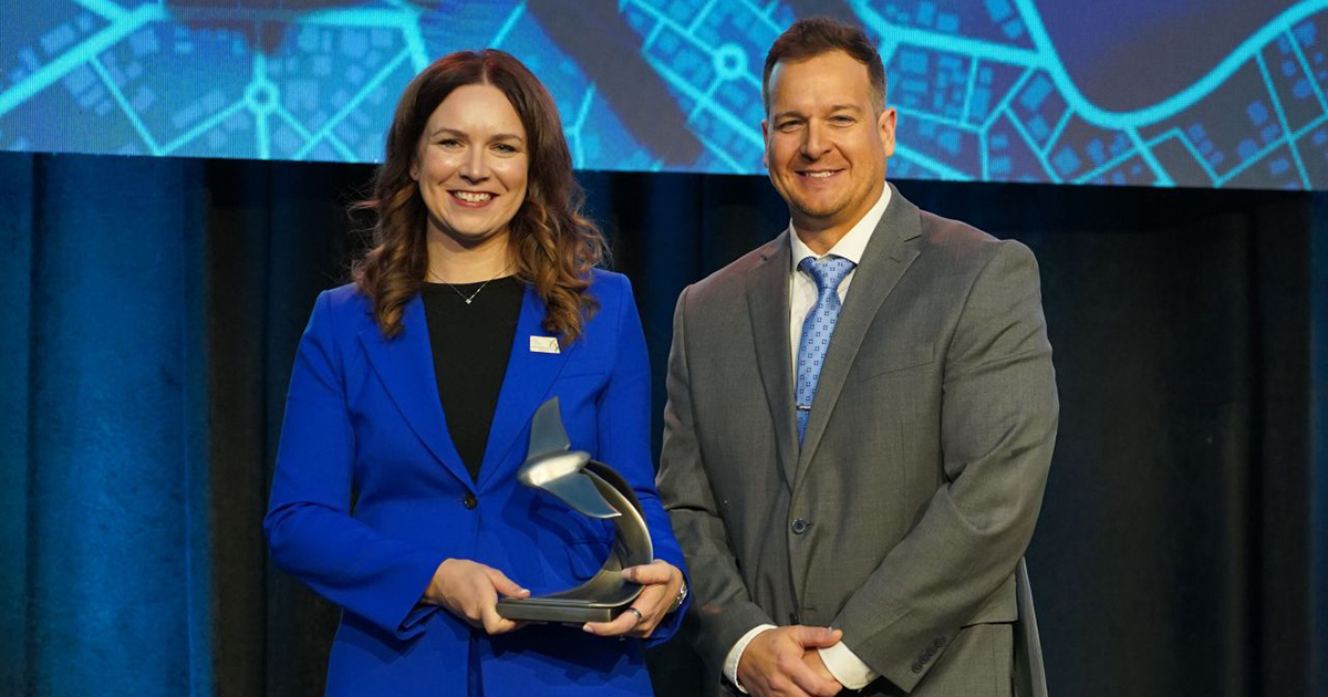 Erin Roesler Honored with UAS Sky Pioneer Award at 2025 UAS Summit & Expo